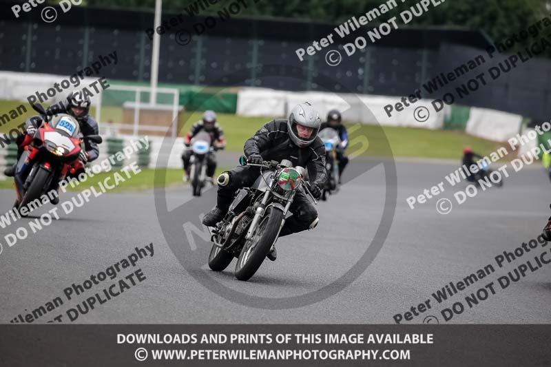 Vintage motorcycle club;eventdigitalimages;mallory park;mallory park trackday photographs;no limits trackdays;peter wileman photography;trackday digital images;trackday photos;vmcc festival 1000 bikes photographs